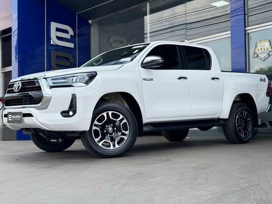TOYOTA HILUX 2.8 D-4D TURBO DIESEL CD SRV 4X4 AUTOMÁTICO TOYOTA HILUX 2.8 D-4D TURBO DIESEL CD SRV 4X4 AUTOMÁTICO